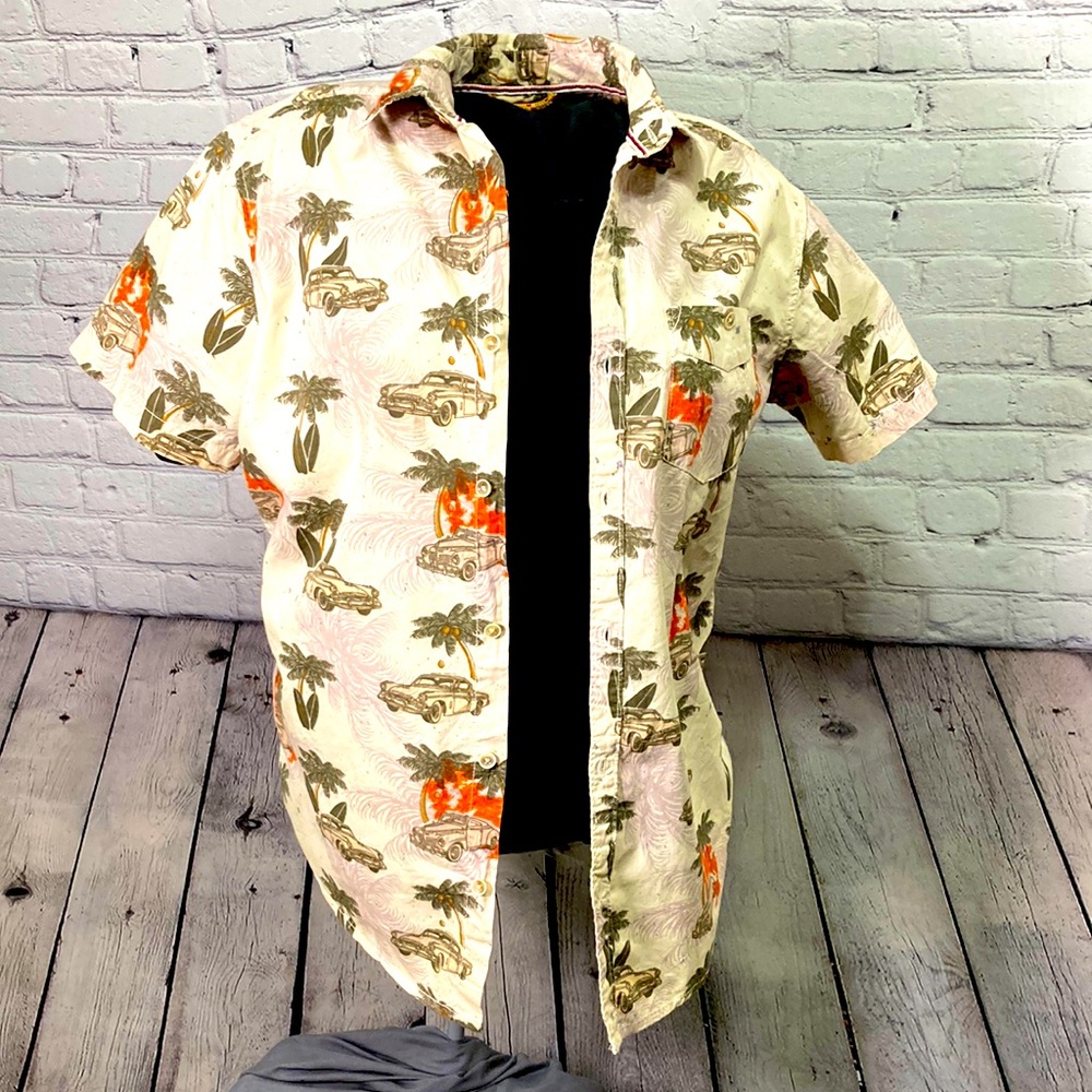 Free Planet Island Shirt